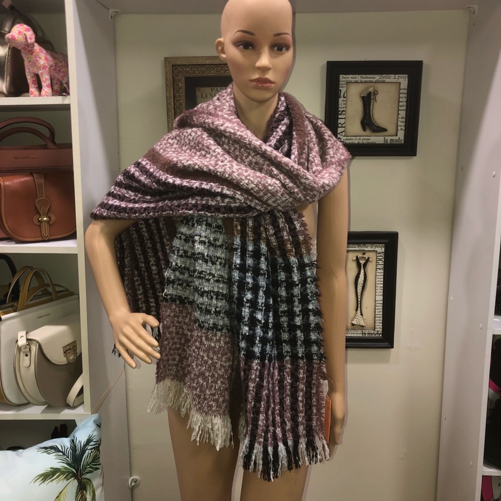 Love Of Fashion NWT! In New York Striped Scarf